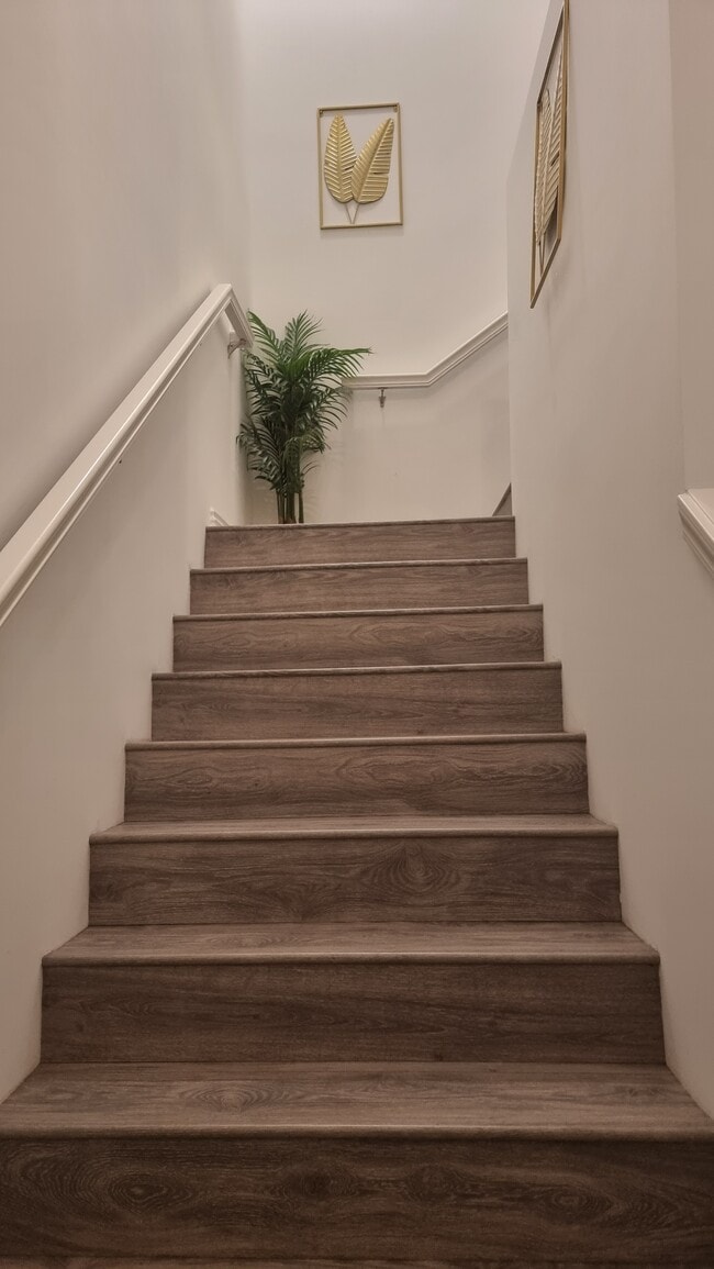 Building Photo - 7869 Ambassador Dr