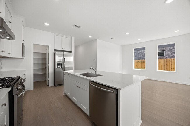 Building Photo - 28947 Rustic Robin Ln