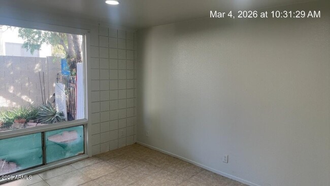 Building Photo - 2026 W Cactus Rd