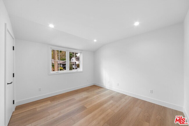 Building Photo - 6174 Paseo Cyn Dr