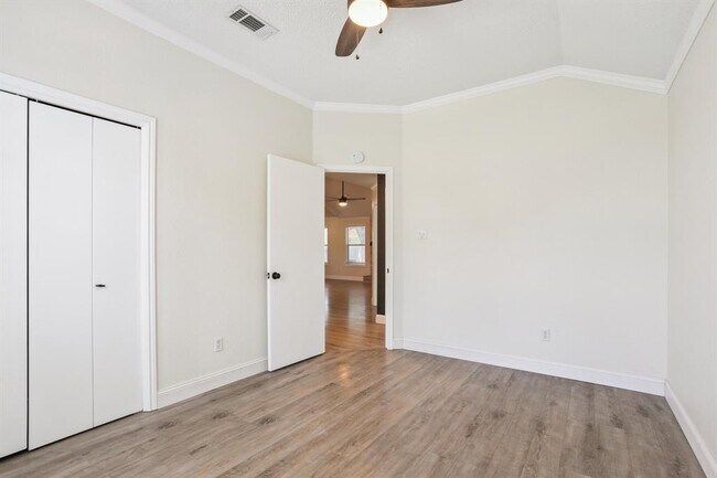 Building Photo - 2310 Sycamore Trail