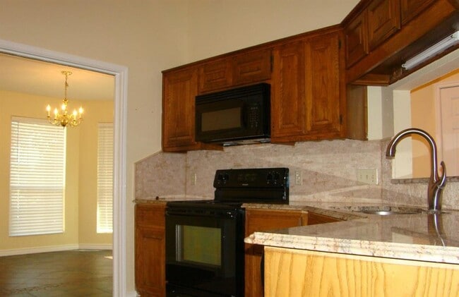 Building Photo - 3101 Cutaway Cove