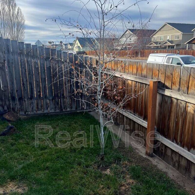 Building Photo - 1214 SW 27th St