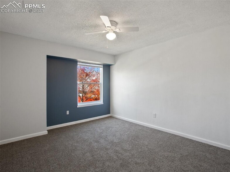 Building Photo - 1310 Firefly Cir