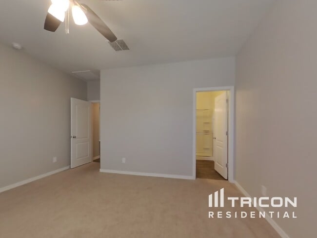 Building Photo - 38169 W Vera Cruz Dr