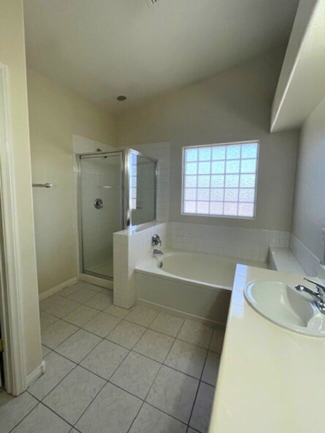 Building Photo - MOVE-IN READY 3BR/2BA SINGLE FAMILY HOME I...