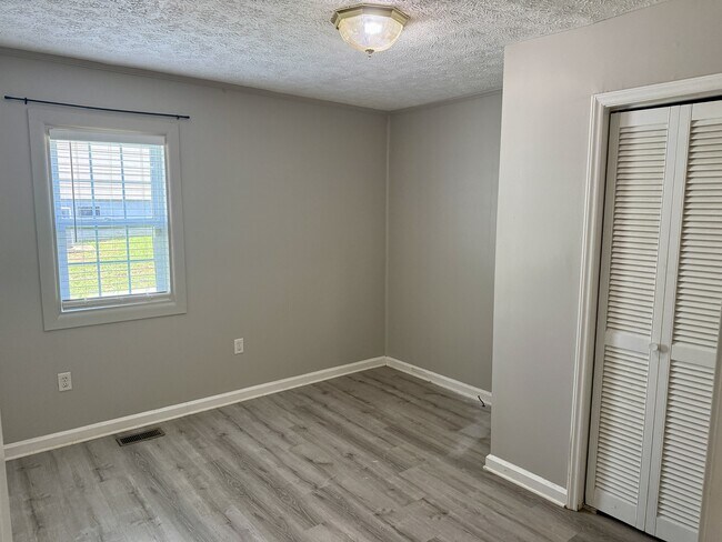 Building Photo - 1606 Tuckaleechee Pike