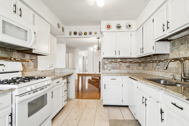 Building Photo - 1411 Wentworth Ct