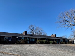 Building Photo - 14901 Dutchmans Dr