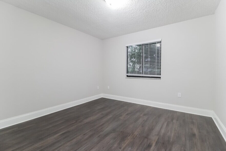 Building Photo - 978 Windsong Cir