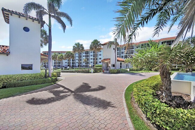 Building Photo - 2871 N Ocean Blvd