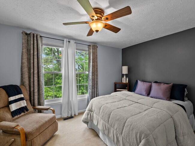 Building Photo - 1636 Fieldthorn Dr