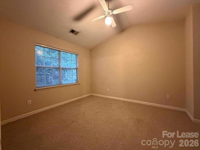 Building Photo - 6007 Cougar Ln