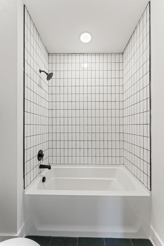 Building Photo - Madison townhome for rent. 3 bed/3.5 bath ...