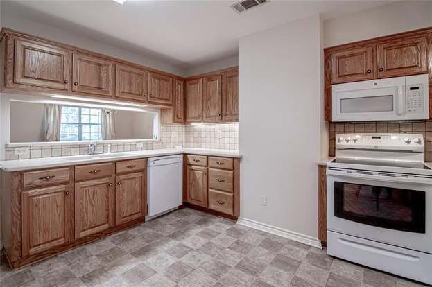 Building Photo - 203 Pine Valley