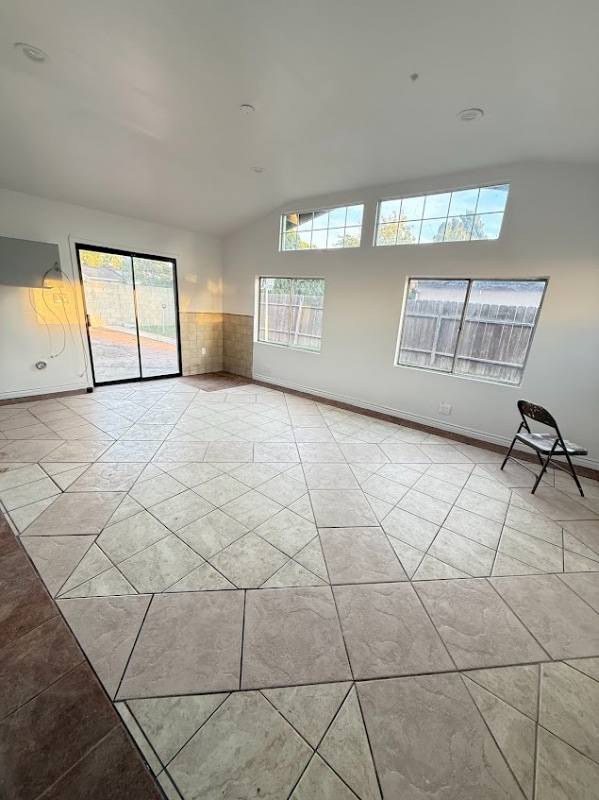 Building Photo - 8927 Delrose Ave