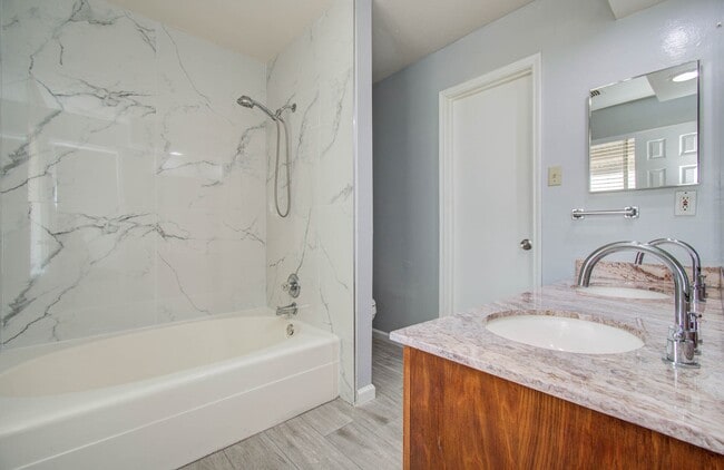 Building Photo - 6326 Briar Terrace Dr