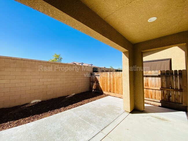 Building Photo - 2534 Mustang Dr