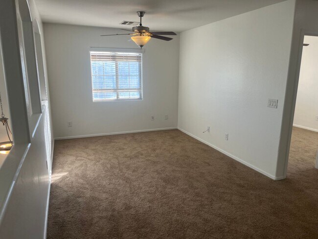 Building Photo - Welcome to this beautifully maintained home in one of Gilbert’s most sought-after communities.