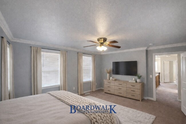 Building Photo - Quiet Riverton 3 Bed Home – Garage & Yard