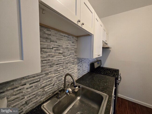 Building Photo - 4354 Manayunk Ave
