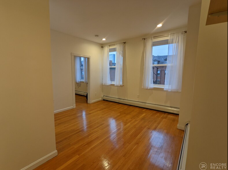 Building Photo - 603 Massachusetts Ave