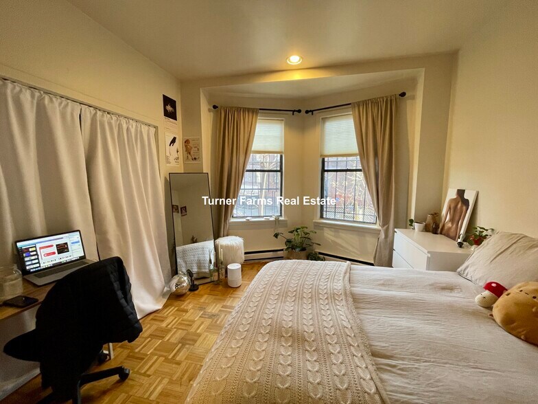 Building Photo - 616 Columbus Ave