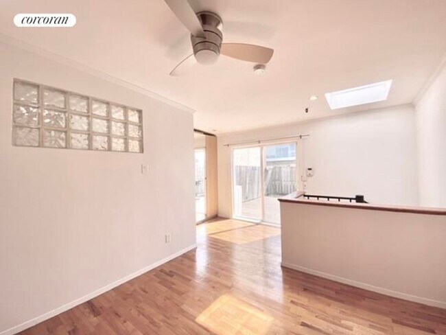 Building Photo - 15 Bergen St