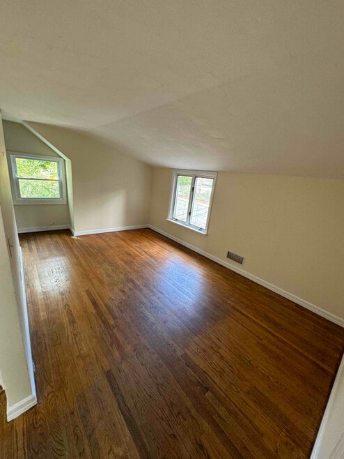 Building Photo - 468 Lincoln Ave