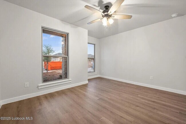 Building Photo - 10704 Beaufort Ave