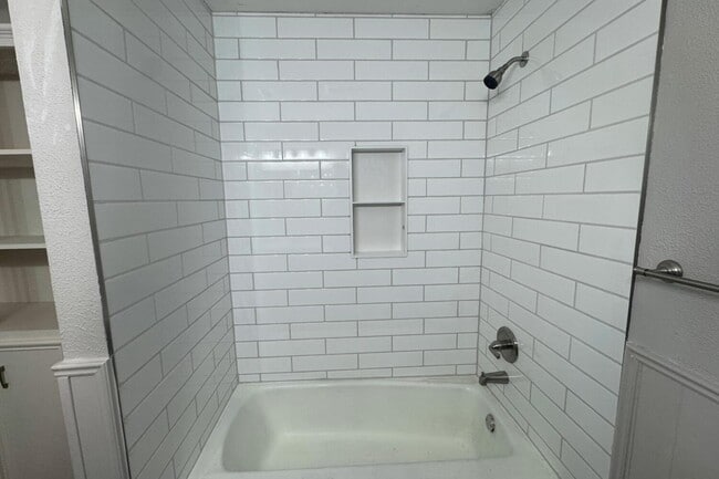 Building Photo - 7005 Geneva Ave