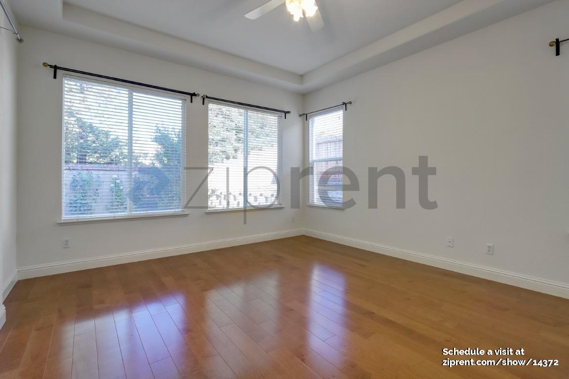 Building Photo - Unit