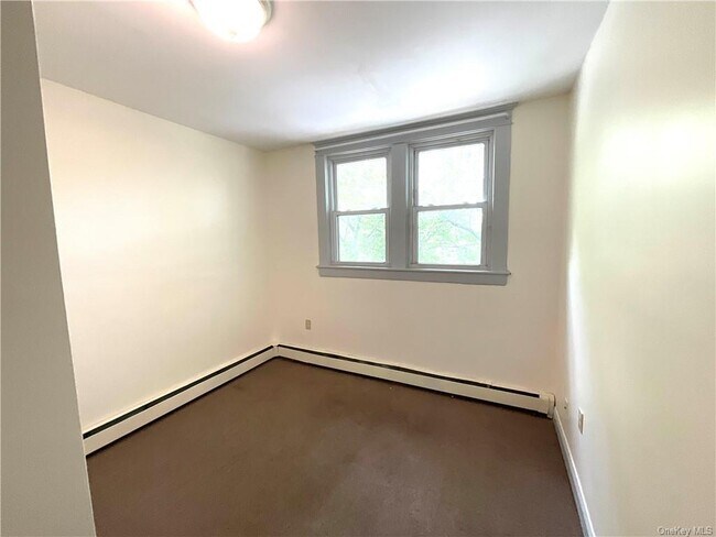 Building Photo - 371 Church St