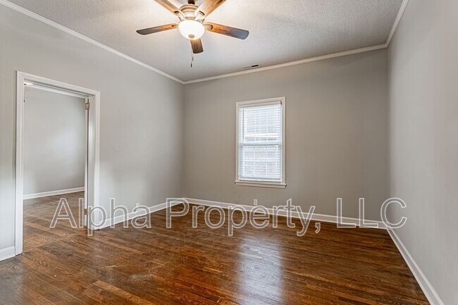 Building Photo - 56 Hutchins St