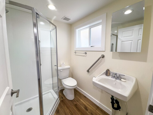 Building Photo - 6071 N Shady Side Dr