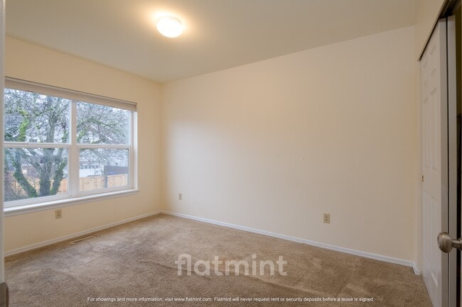 Building Photo - 1728 26th Ave S