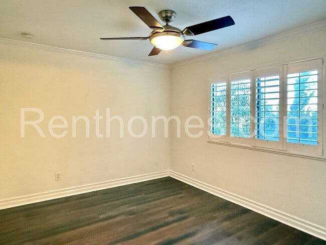 Building Photo - 3711 Louisiana St