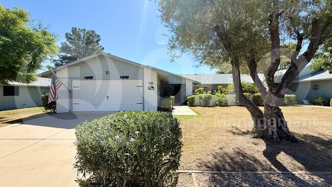 Primary Photo - 12527 W Prospect Dr