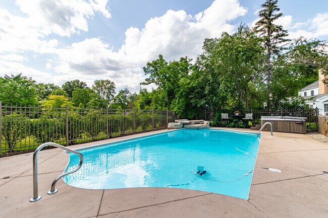 Building Photo - 31 Fox Trail