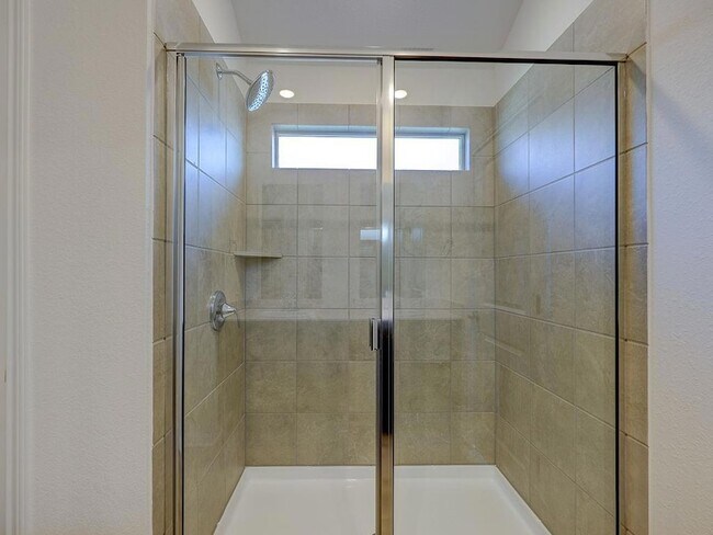 Building Photo - 112 Holmby Dr
