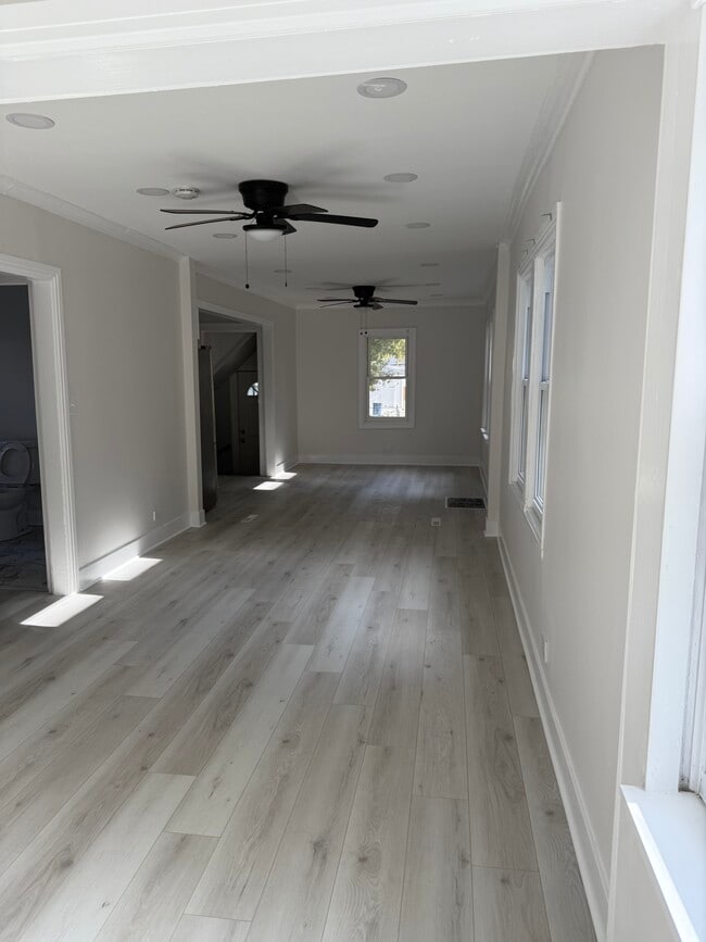 Building Photo - 2011 Grey Ave