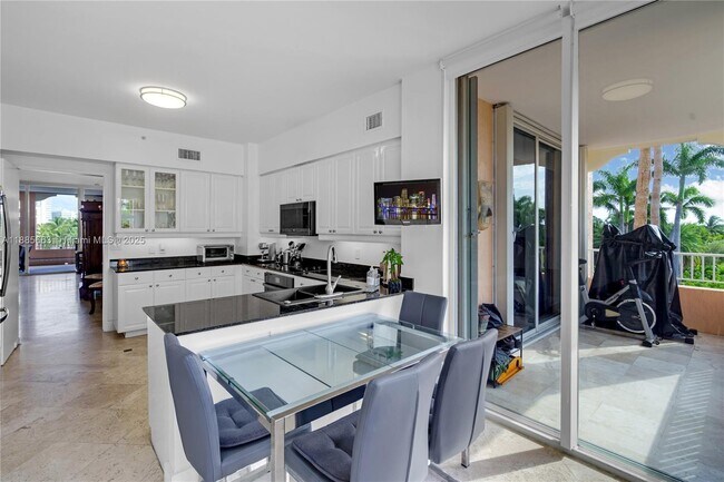 Building Photo - 737 Crandon Blvd