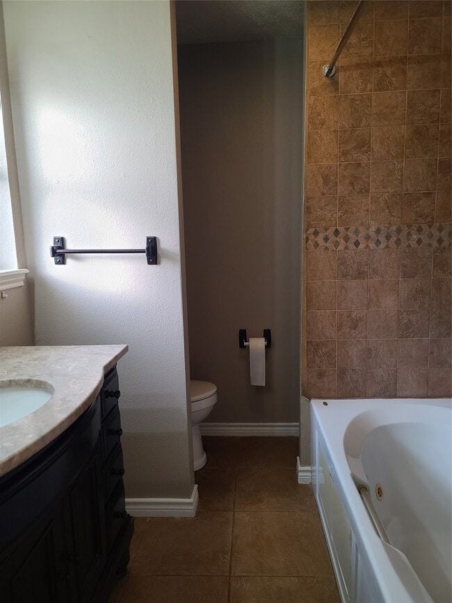 Building Photo - 5303 Little John Ln