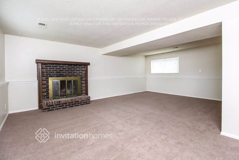 Building Photo - 10970 Newland St