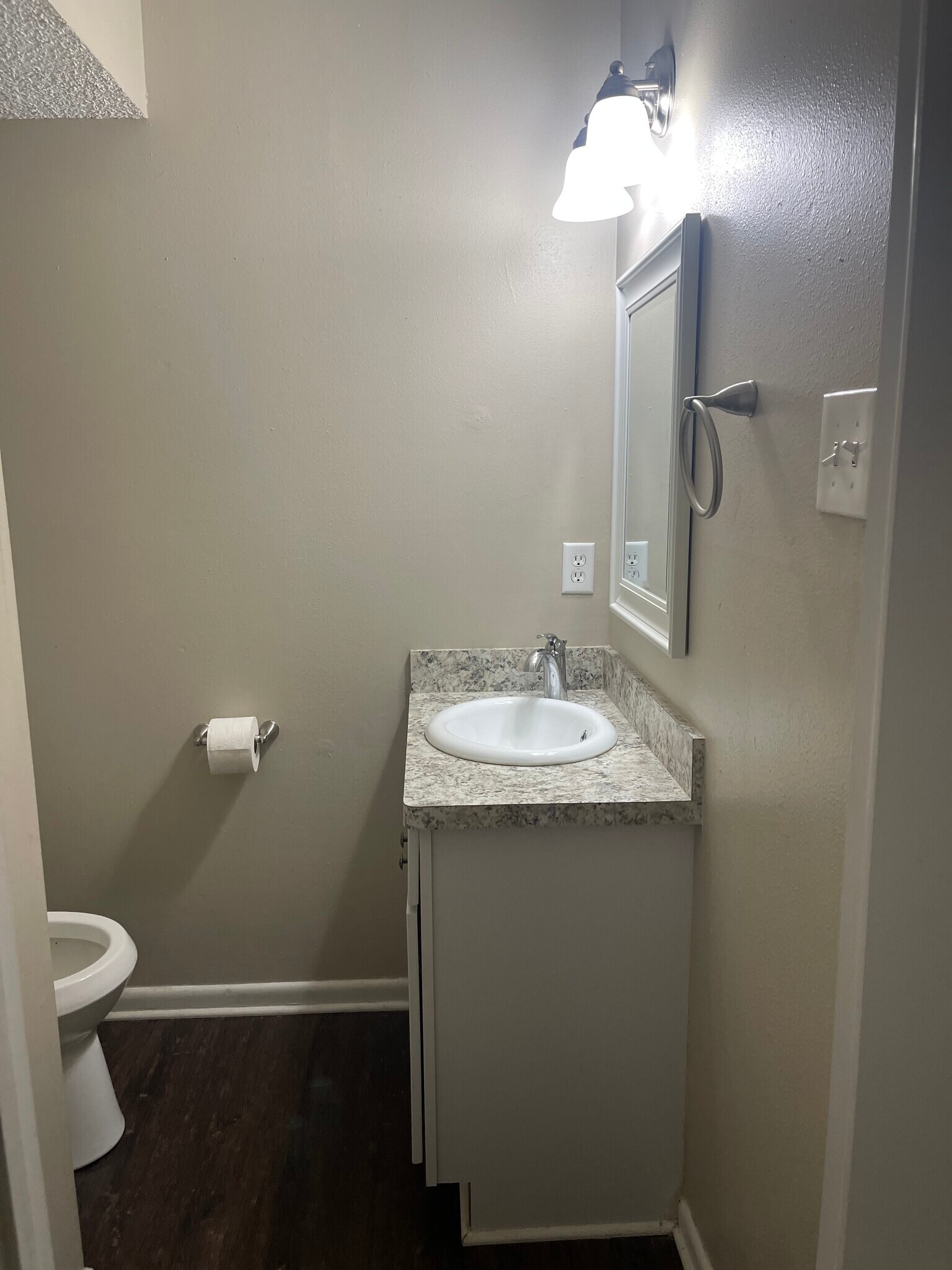 Building Photo - 2523 Westminster Dr
