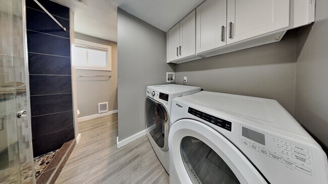 Building Photo - 1105 S Woodlawn St