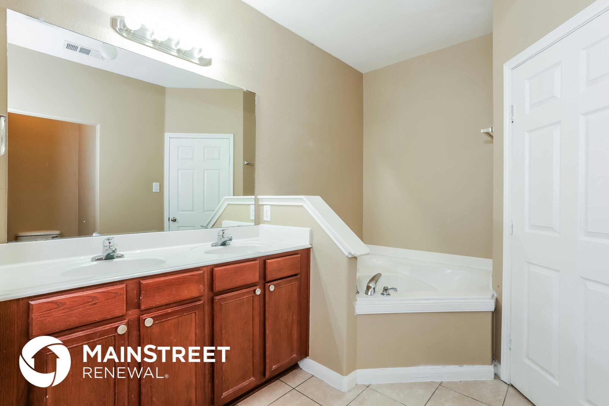 Building Photo - 628 Lazy Crest Dr