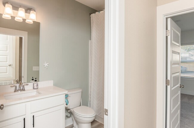 Building Photo - 1938 Westhill Dr