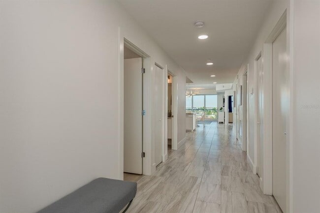 Building Photo - 415 Island Way
