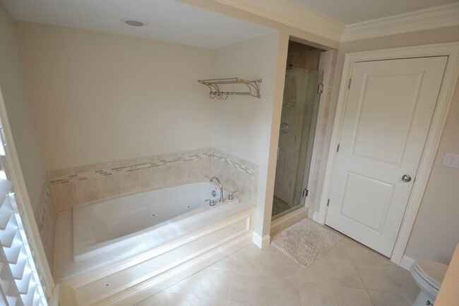 Building Photo - 11 Tufts Rd